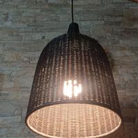 Lampada in rattan colore nero a sospensione 