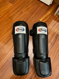 Paratibie Fairtex originali in vera pelle,Taglia M