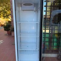 Frigo con porta in vetro