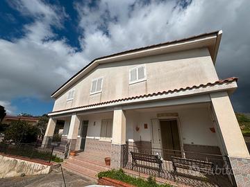 Casa indipendente con terreno