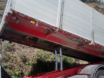 Ribaltabile per motrice telaio scania