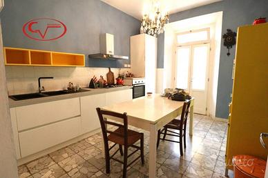 Appartamento di 87 m² con 3 locali e box auto a Mo