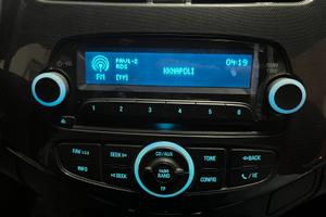 Stereo Autoradio Chevrolet Spark Con Mascherina