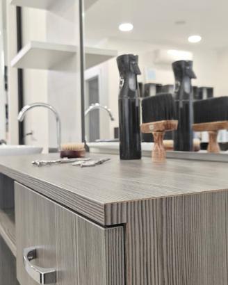 ARREDAMENTO SALONE DI BELLEZZA