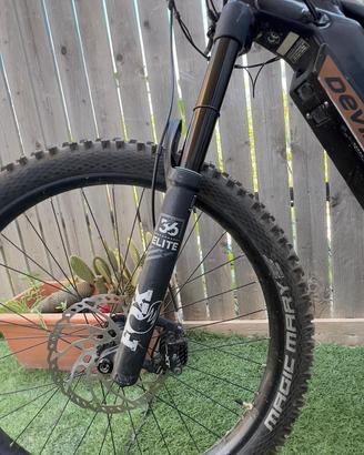 E-bike enduro