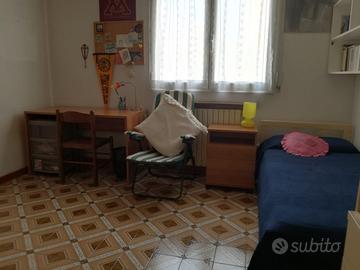 Ampia singola donna Milano Ovest