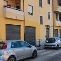 Quartu ampio locale commerciale