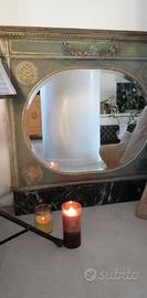 Specchio dipinto a mano con marmo.