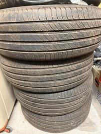 4 gomme estive usate 20000km e una 4 stag nuova