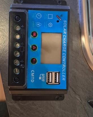 caricabatteria pannello solare pwm 12v  con usb