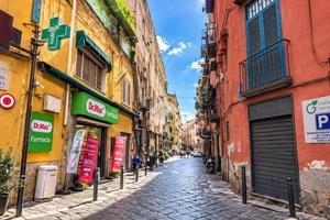 2 LOCALI A NAPOLI