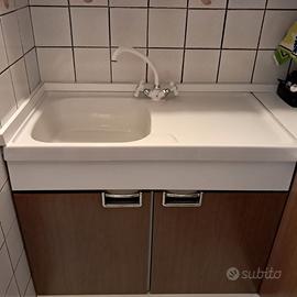 Cucinotto con elettrodomestici