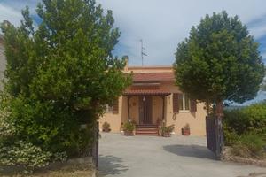 Villetta singola con giardino