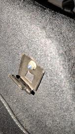 Staffe sedili posteriori saxo