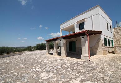 VILLA SINGOLA A OSTUNI