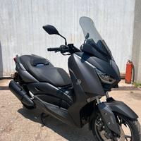 Yamaha x-max 300