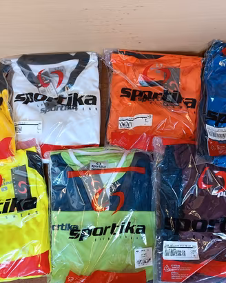 set completi divise calcio sportika prezzo stock