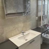 LAVANDINO CON CASSETTI E SPECCHIERA ANNO 2022