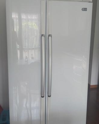 Frigorifero con congelatore modello LG