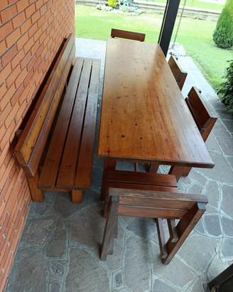 Tavolo legno per giardino