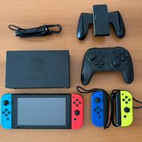 Nintendo Switch con 4 giochi e accessori