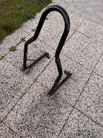 Cavalletto posteriore per moto