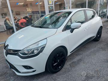 Renault Clio dCi 8V 90 CV 5 porte Moschino Zen