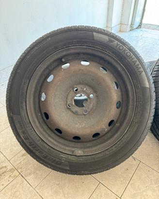 Treno completo 4 gomme Yokohama 195/55 R15 85H