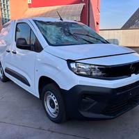 Per ricambi Opel Combo anno 2025 YH01 Diesel