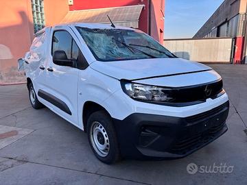 Per ricambi Opel Combo anno 2025 YH01 Diesel