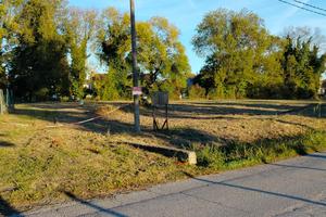 Terreno edificabile immerso nel verde con rustico