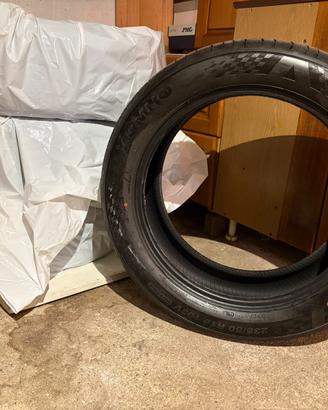 4 pneumatici 235/50 R19 103V come nuovi