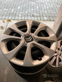 Set 4 cerchi in acciaio 15" +copricerchi Citroen