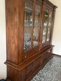 Vetrina legno rovere, stile classico, ben tenuta.