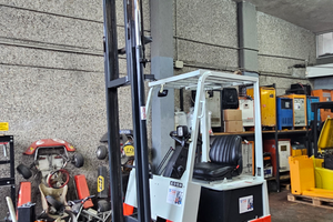 Carrello elevatore OM E15N