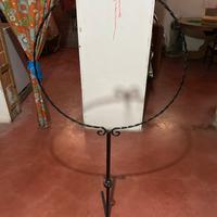 Piedistallo per gabbia