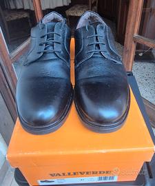 Scarpe da uomo in pelle di vitello num. 41