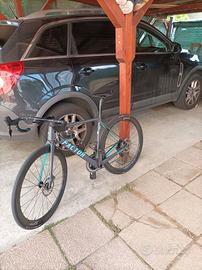 Bici da corsa Factor