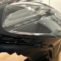 Faro anteriore sx lato pass Maserati Grecale
