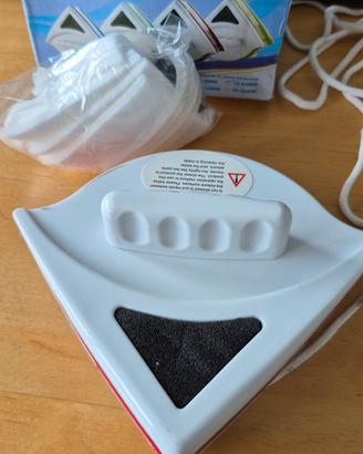 Pulitore magnetico per vetri a doppia faccia 