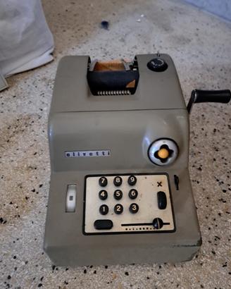 Macchina da scrivere Olivetti anni ‘60