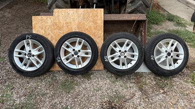 4 cerchi con gomme da 14 4x98  per lancia y punto