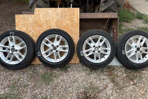 4 cerchi con gomme da 14 4x98  per lancia y punto