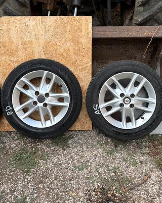 4 cerchi con gomme da 14 4x98  per lancia y punto