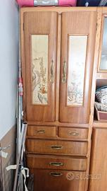 credenza con inserti giapponesi