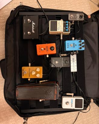 Pedaliera per chitarra funzionante e cablata