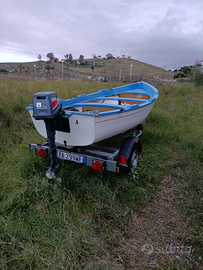 Barca in vetroresina motore e carrello