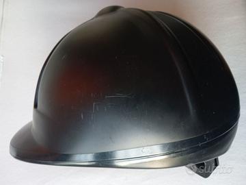Casco per equitazione.