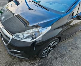 Peugeot 208 - 2016