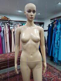 manichini donna con testa